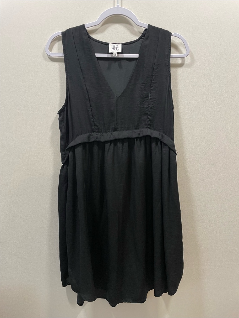 dRA Los Angeles Alhena Black Sleeveless V-Neck Princess Seam Mini Dress S